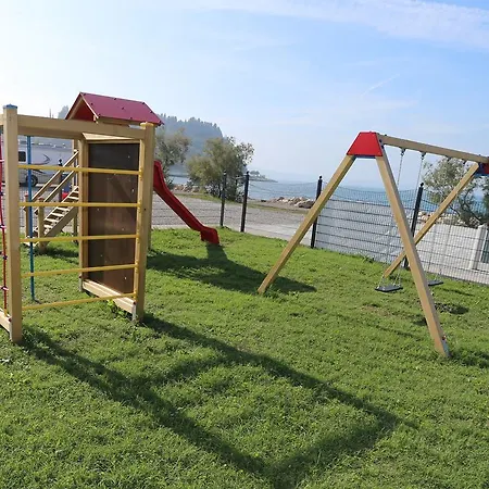 Floating Sea House Kahne *