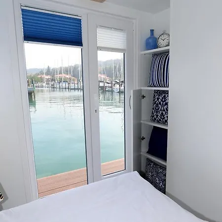 Floating Sea House Kahne Semesterbostad