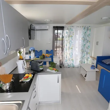 בית נופש Floating Sea House Kahne *