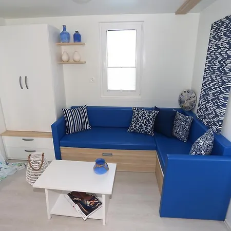 Floating Sea House Kahne