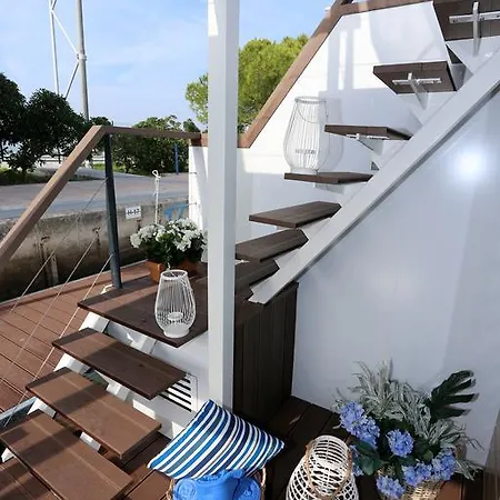 Floating Sea House Kahne