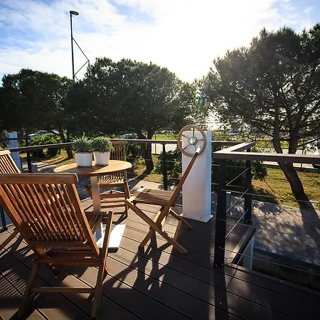 Floating Sea House Kahne בית נופש