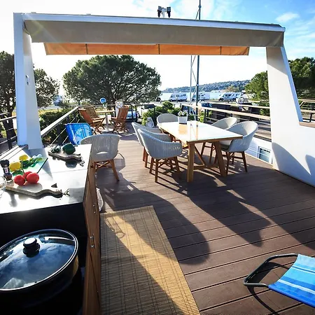 Floating Sea House Kahne Semesterbostad *