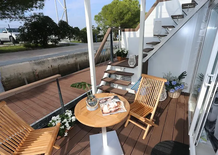 Floating Sea House Kahne Tatil Evi *