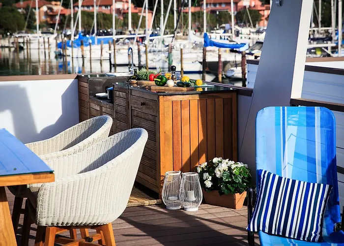 Floating Sea House Kahne Hébergement de vacances Portorož