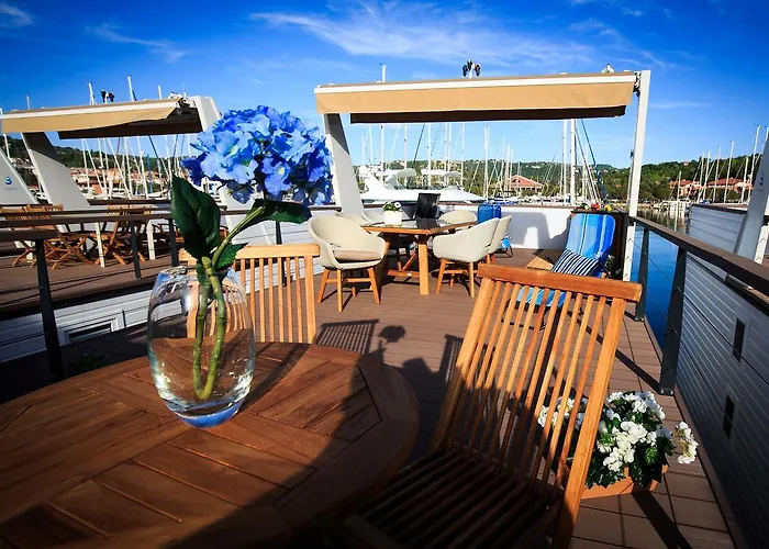 Floating Sea House Kahne Tatil Evi