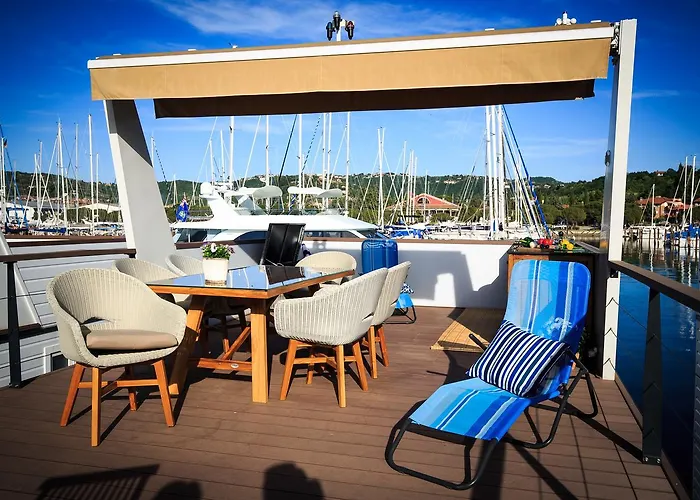 Floating Sea House Kahne Tatil Evi Portorož